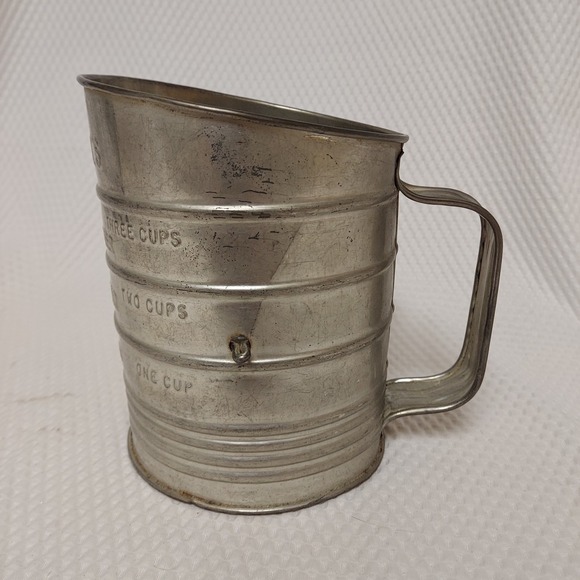 Vintage Bromwell's 3 Cup Flour Measuring Sifter Wood Crank Handle, Made In USA - Picture 2 of 6